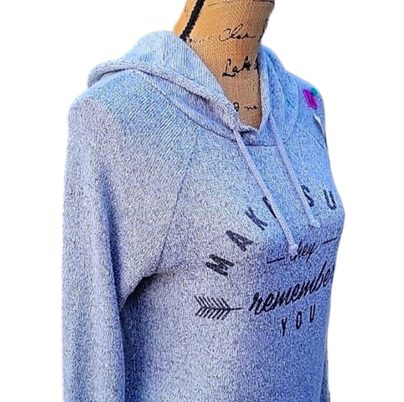 NWT Y2K The Hunger Games "Make Sure They Remember You" Exclusive Hooded Sweater - Picture 13 of 17
